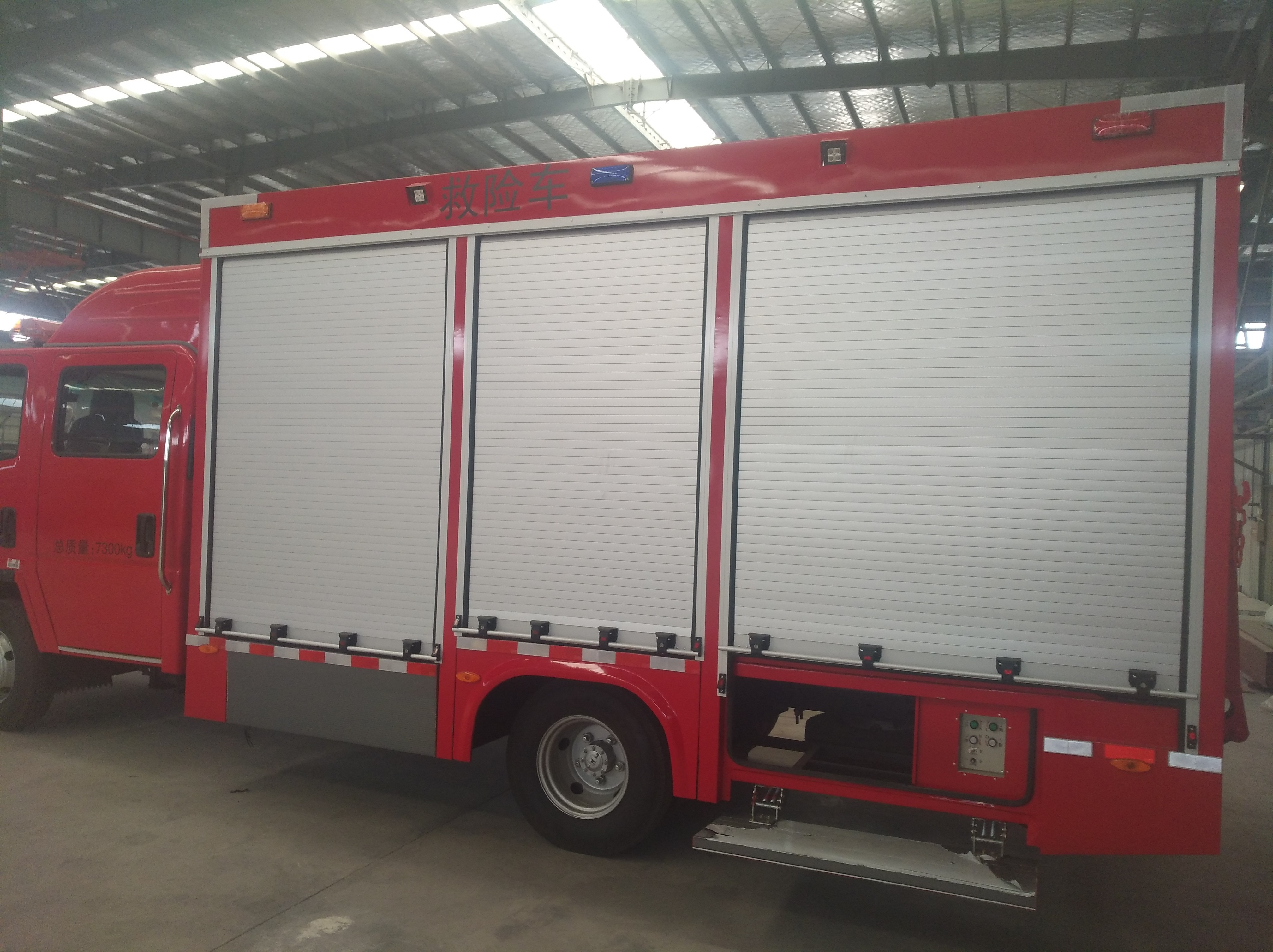 鋁合金車(chē)用卷簾門(mén)